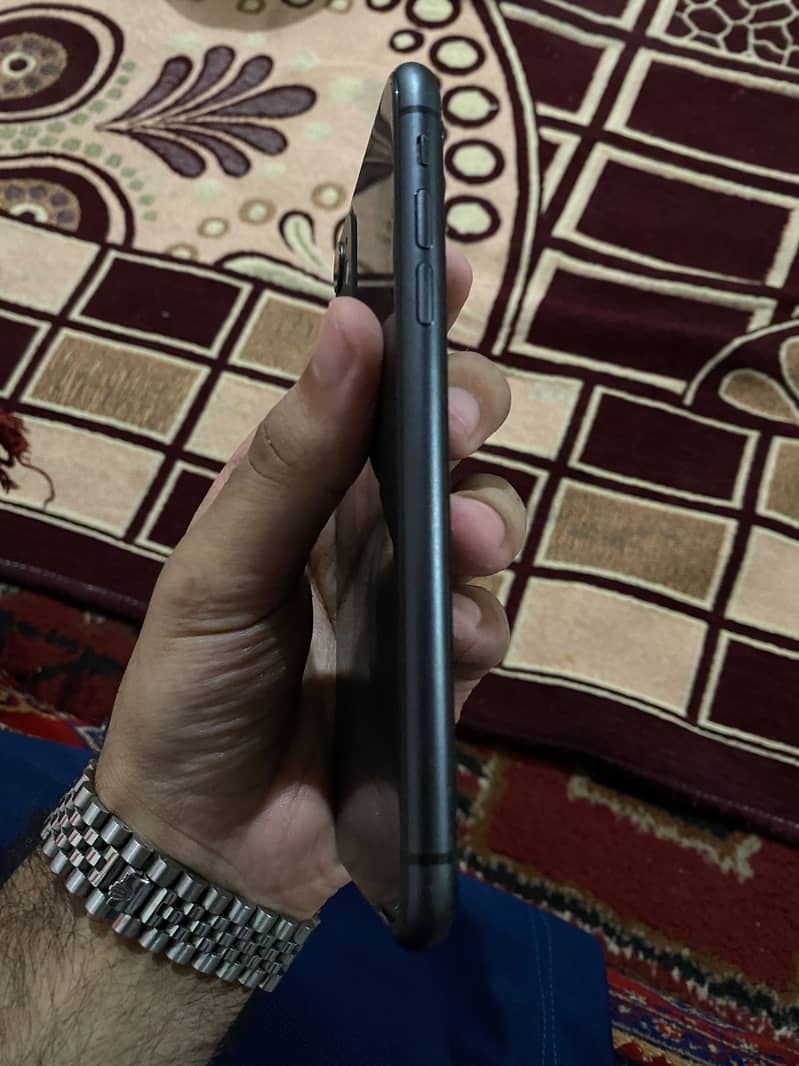 Apple iPhone 11 6