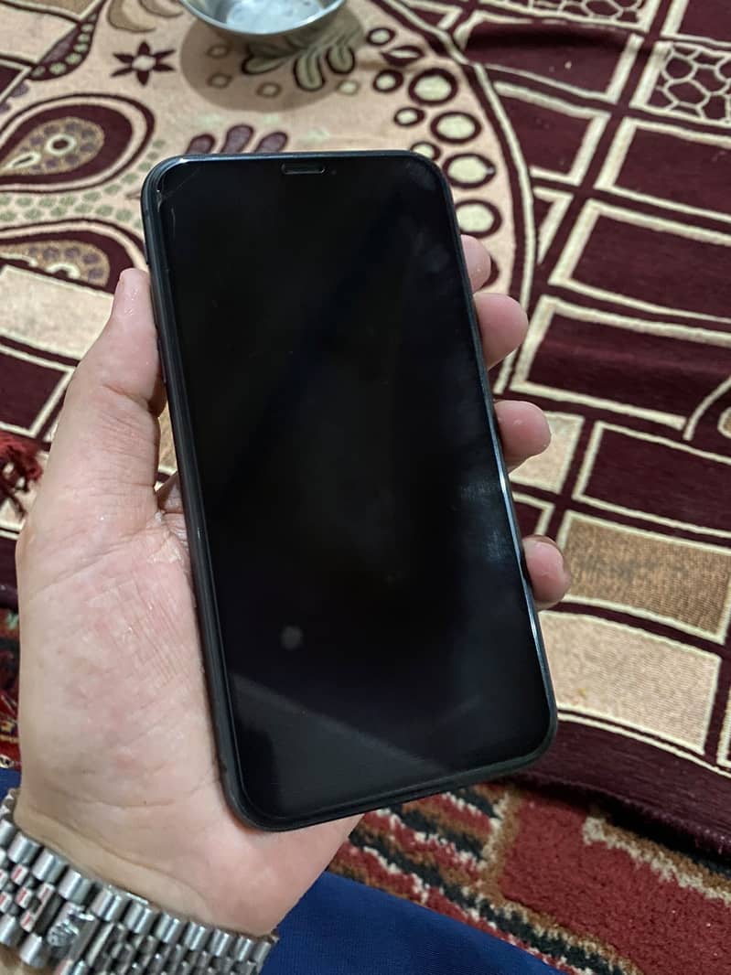 Apple iPhone 11 7