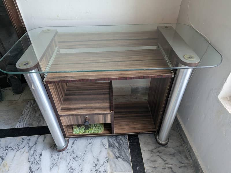 computer table + study table for sale 3