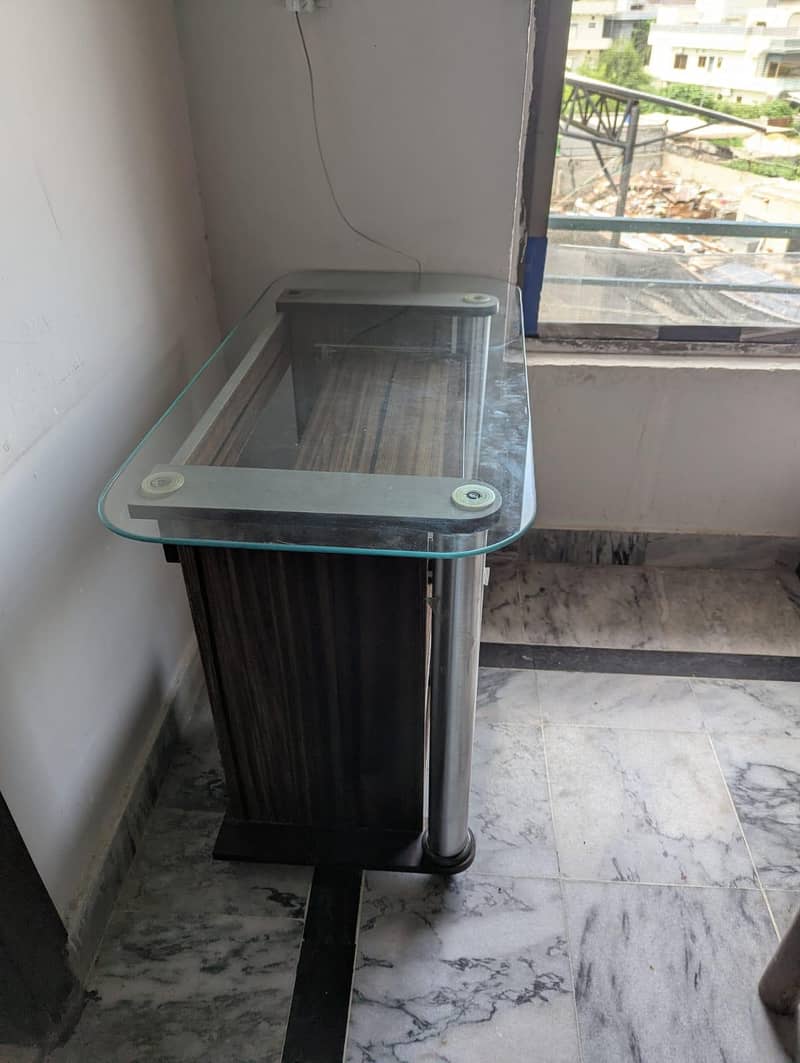 computer table + study table for sale 4