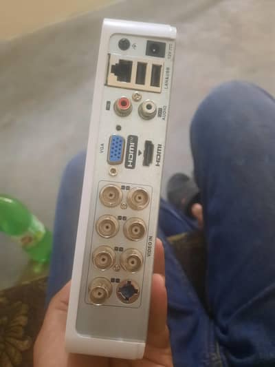 Dvr for urgent Sale need cash 8 chanal into 7 chanal working