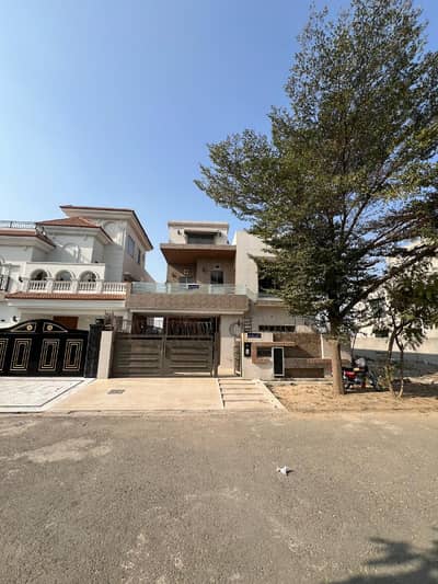 NEW LAHORE CITY PHASE 1 OVERSEAS BLOCK 10 MARLA HOUSE AVAILABLE FOR SALE SUI GAS APPROVED ARIA AND WAPDA 3 PHASE TO METRE INSTALL GOOD OPPORTUNITY