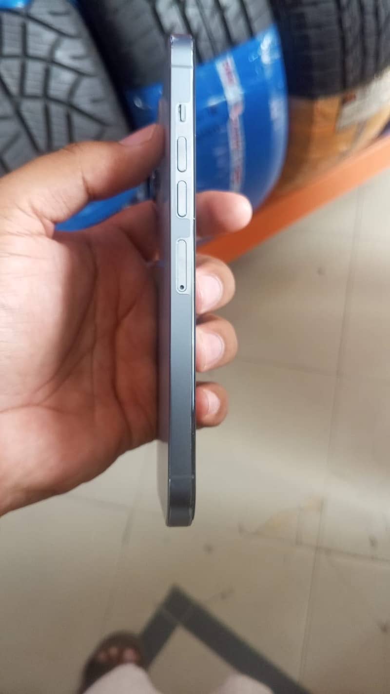 Apple iPhone 13 Pro Max 4