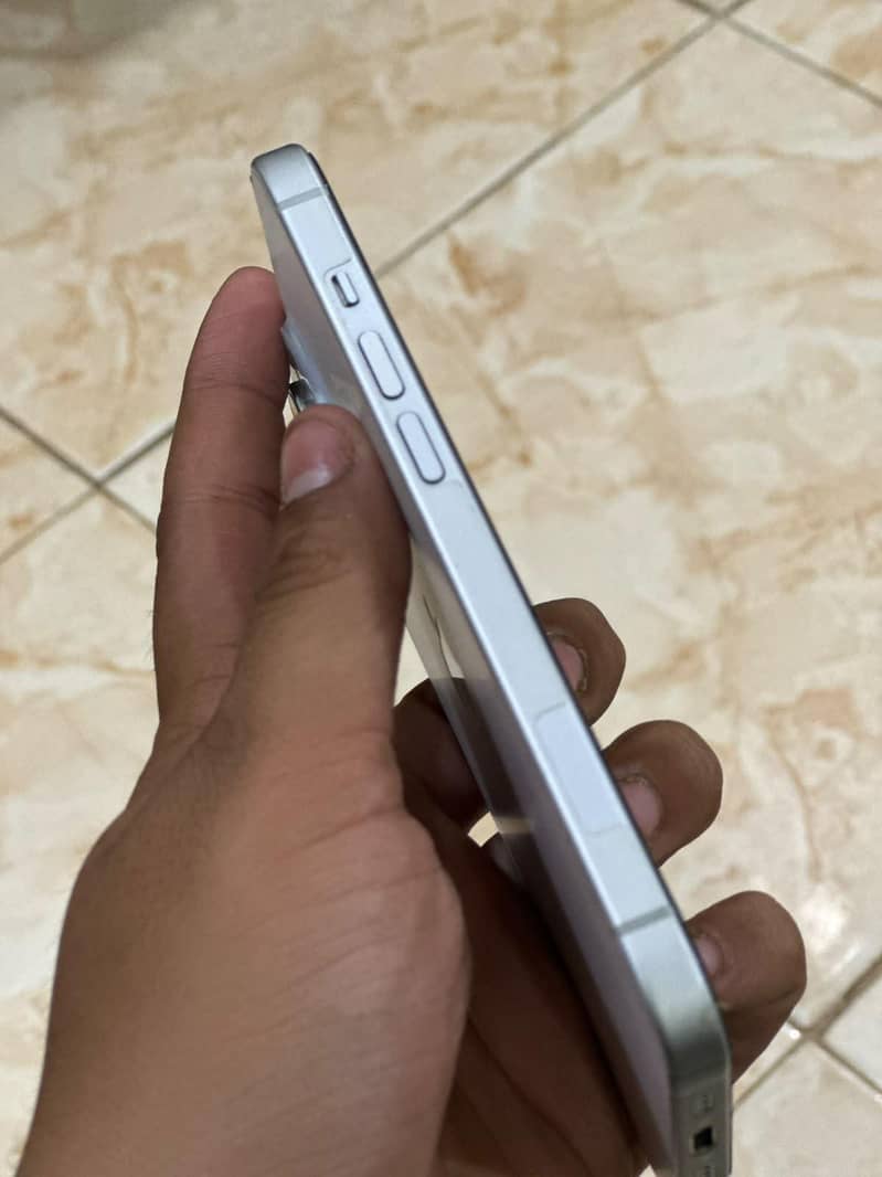 Apple iPhone 15 2