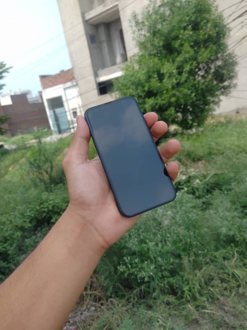 IPHONE 13 5