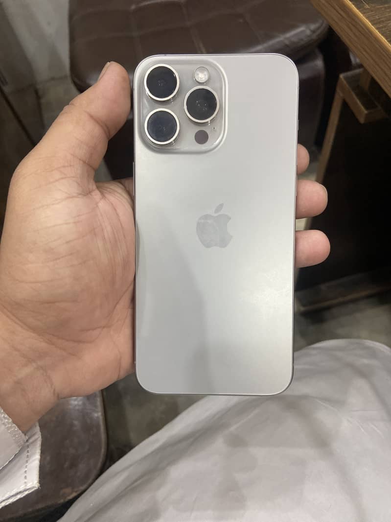 Apple iPhone 15 plus 0