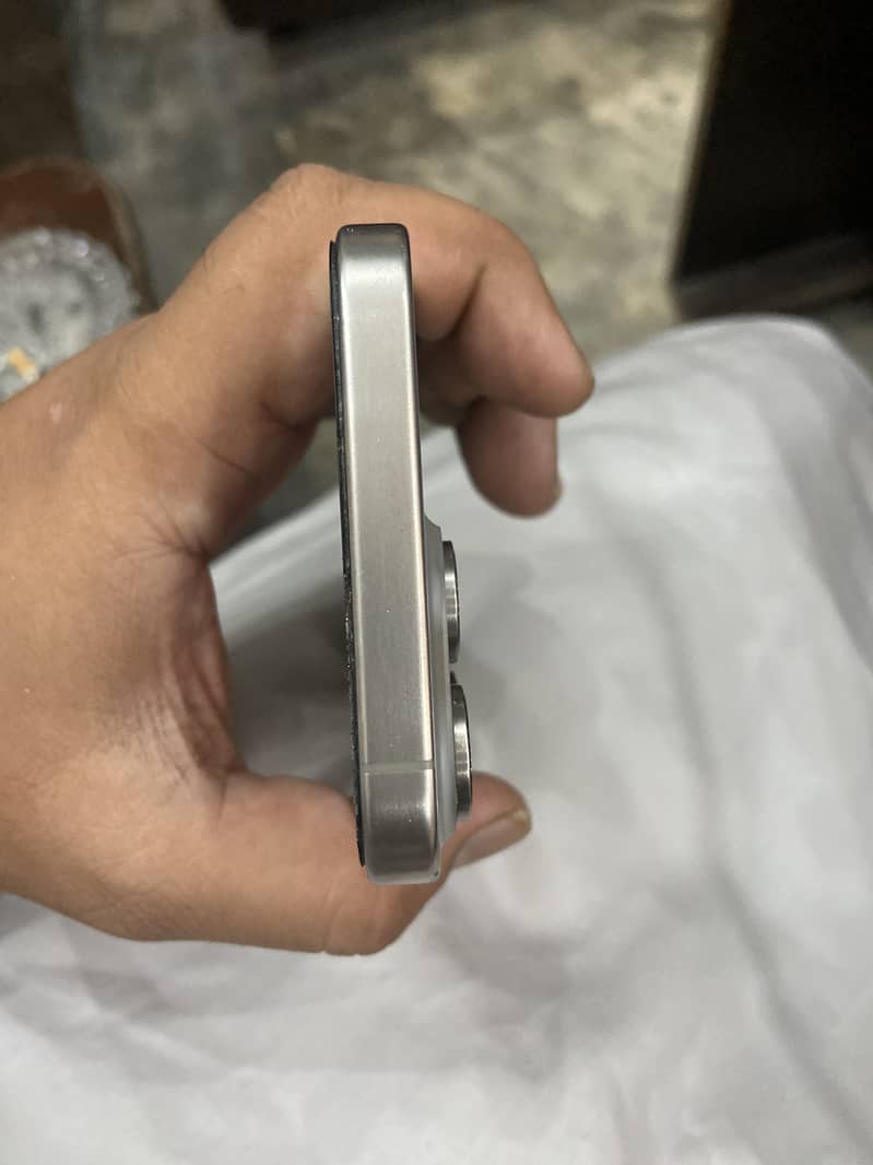 Apple iPhone 15 plus 2