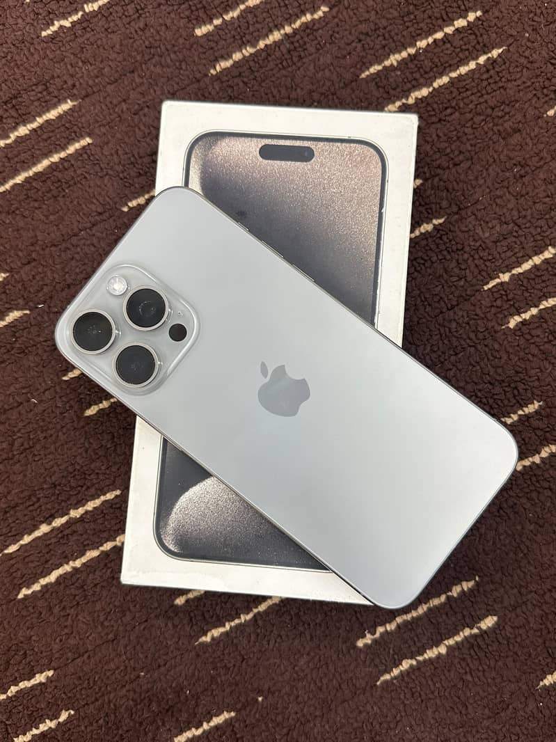 Apple iPhone 15 Pro Max 0