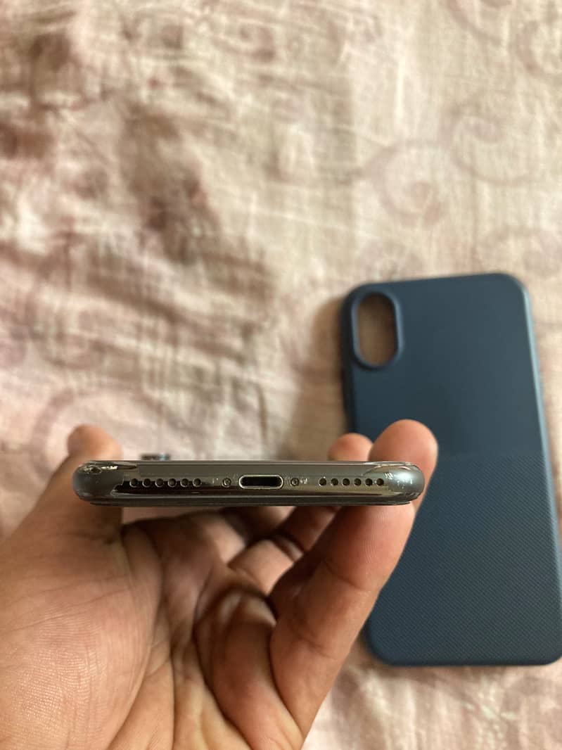 Apple iPhone X 3