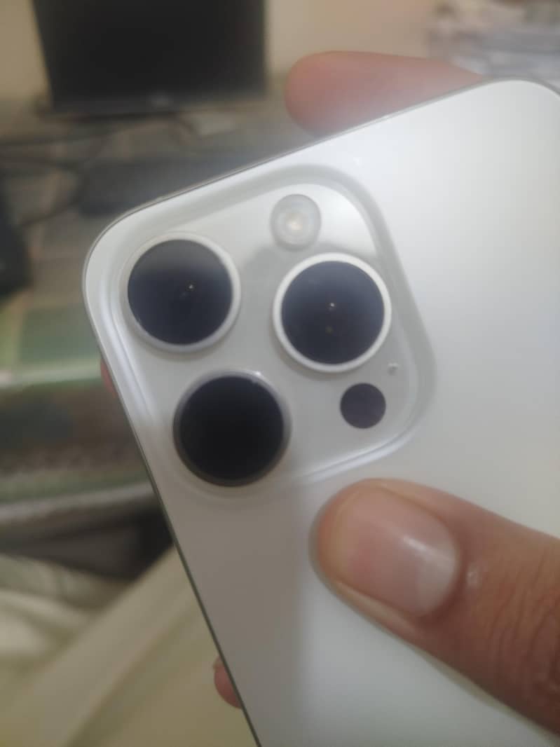 Apple iPhone 15 Pro Max 1