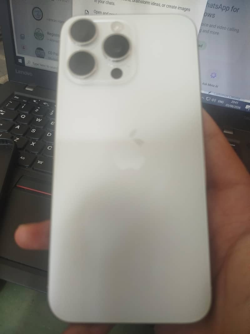 Apple iPhone 15 Pro Max 4