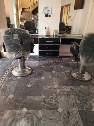 Beauty Salon chairs not used 20,000 for 1 chair