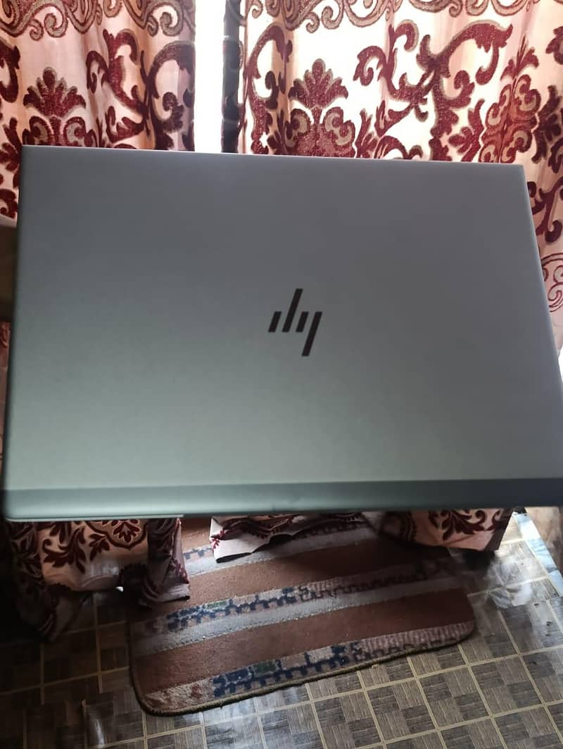 Laptop 0