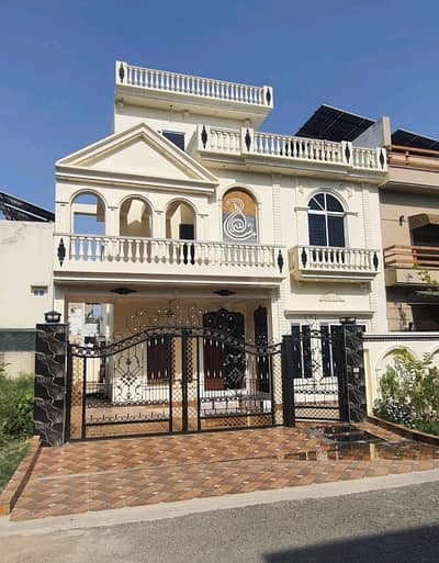 A Prime Location 10 Marla House Is Up For Grabs In Citi Housing Society