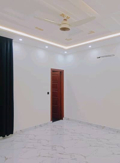Prime Location 10 Marla House For rent In The Perfect Location Of Canal View Housing Scheme