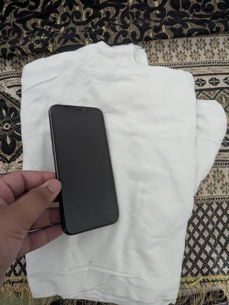Apple iPhone 11 Pro  PTA Approved 5