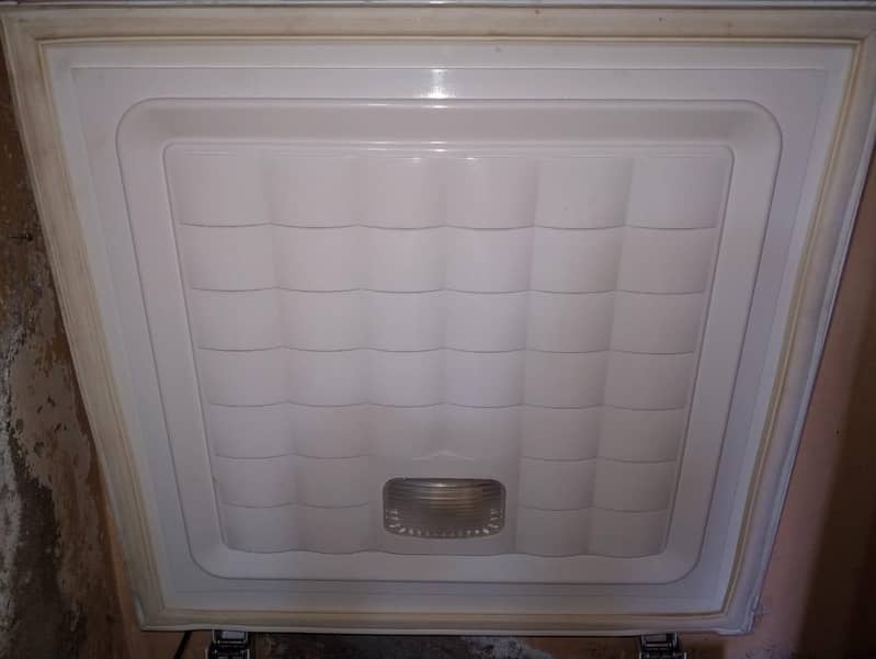 single door waves freezer 0