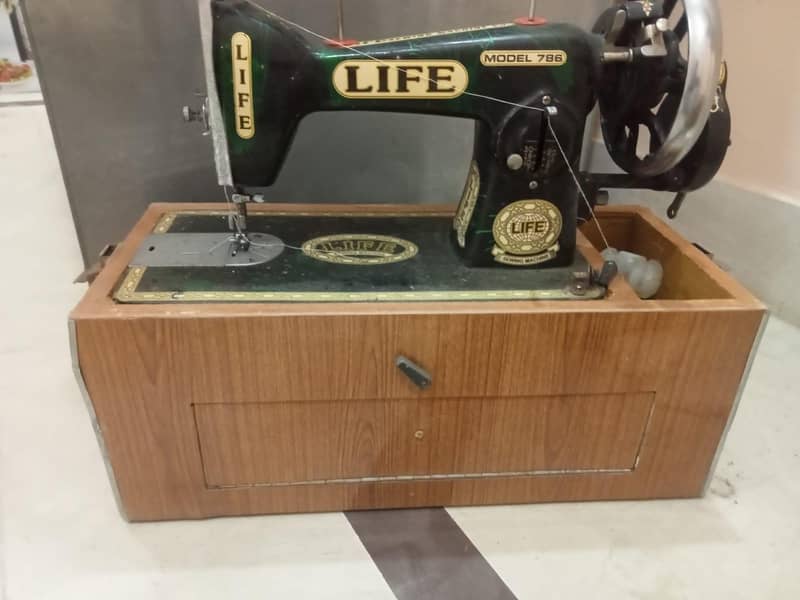 Almost new sewing machine 1