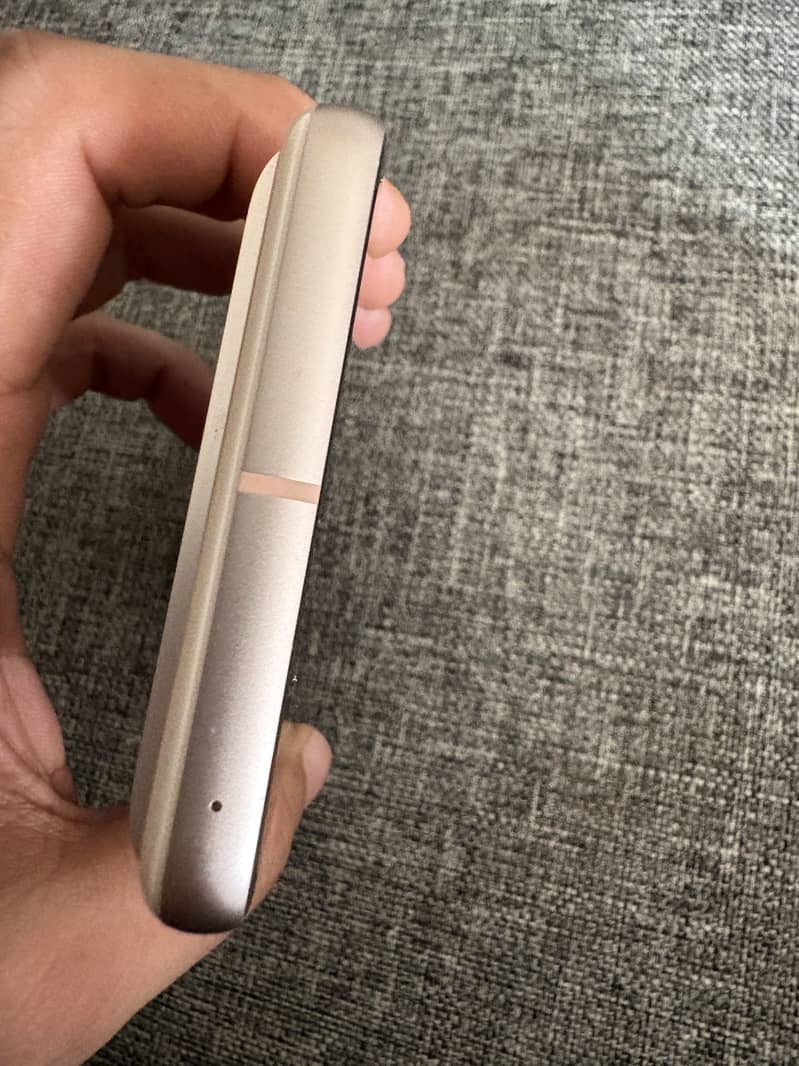 Google Pixel 8 4