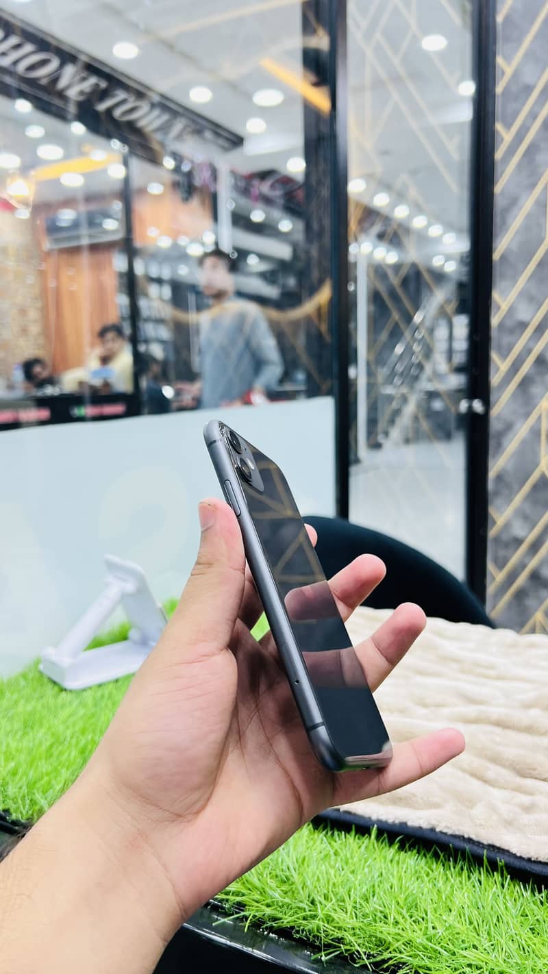 Apple iPhone 11 1