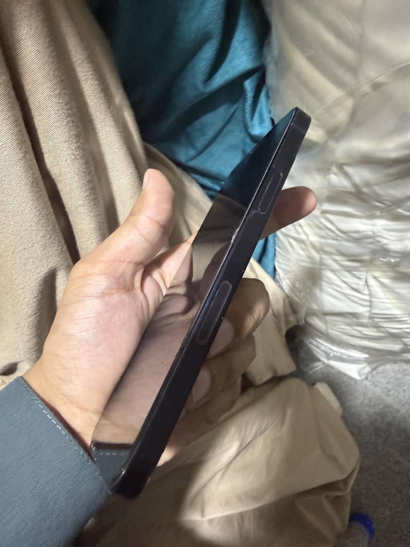 Apple iPhone 12 2