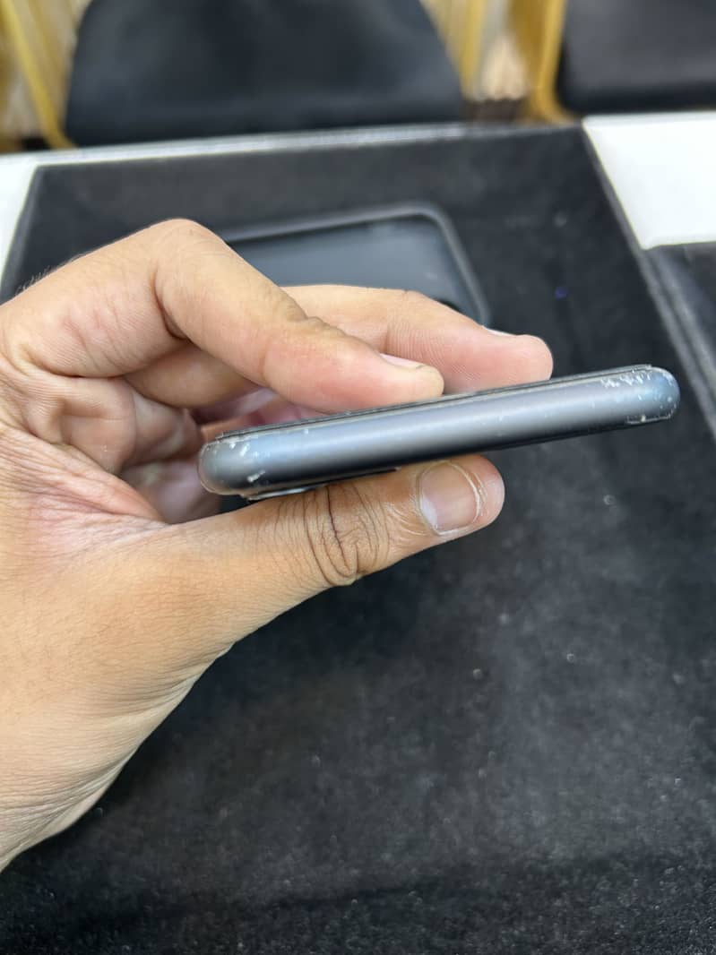 Apple iPhone 11 1
