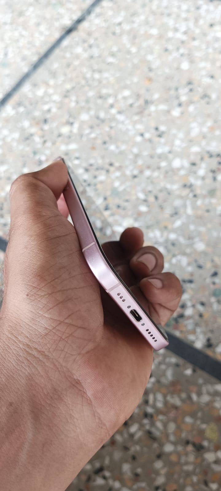 Apple iPhone 15 4