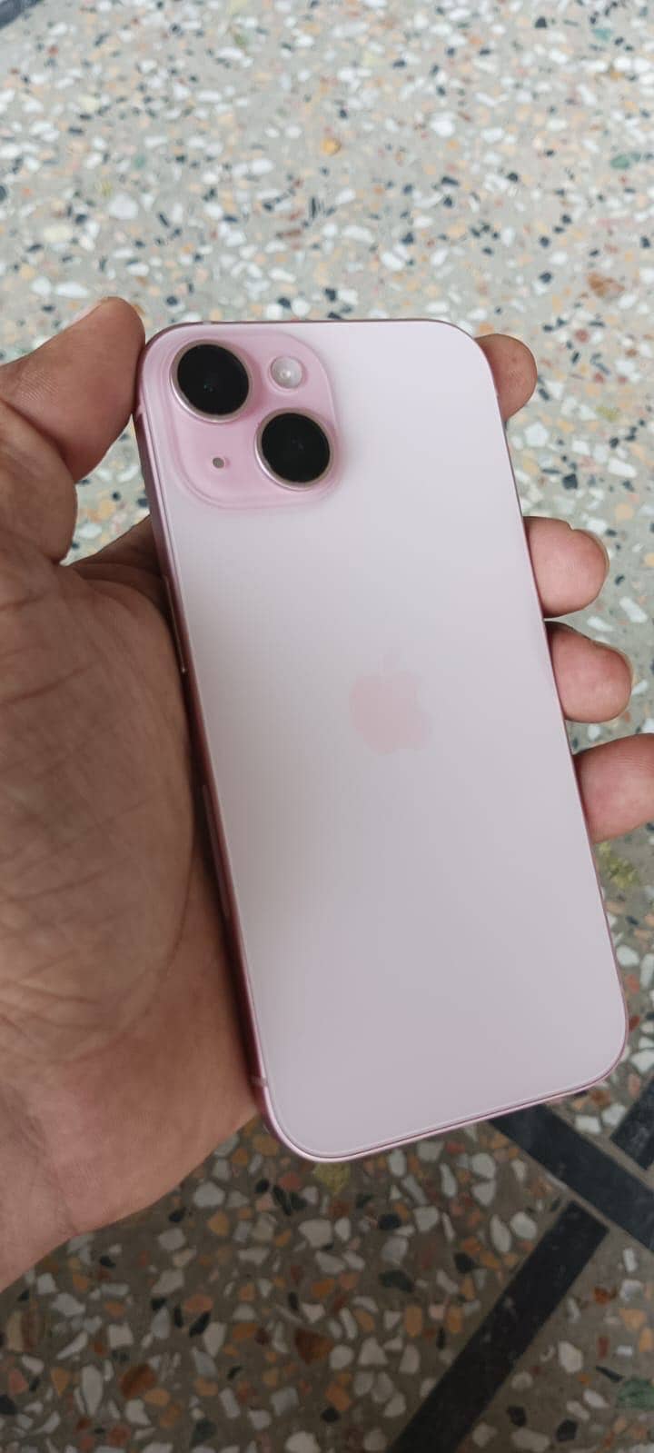 Apple iPhone 15 5