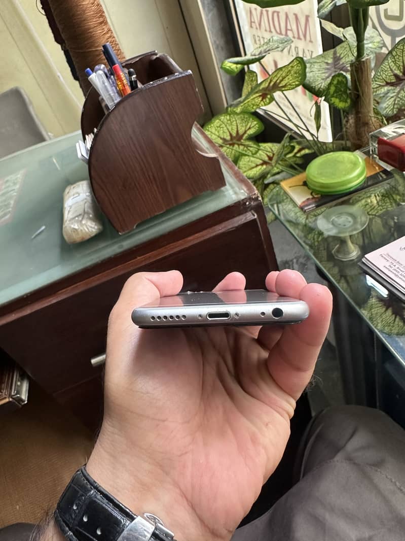 Apple iPhone 6S 2