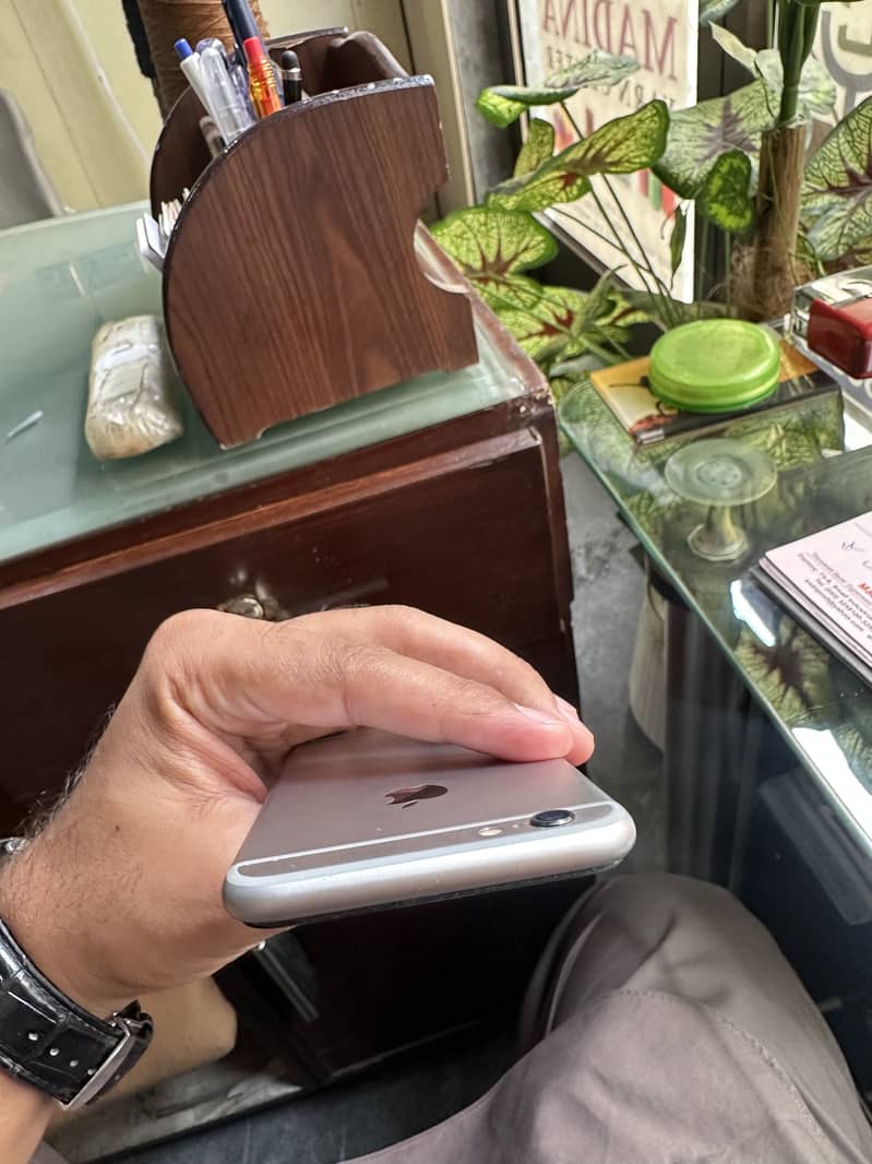 Apple iPhone 6S 3