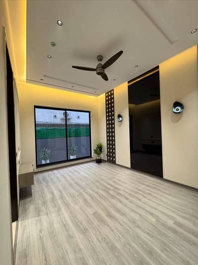 10 marla luxurious house available for rent in dha phase 7