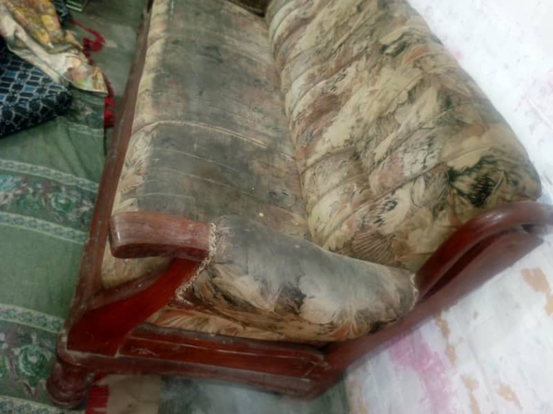 لکڑی کا فریم بالکل صحیح ہے کوشش چینج کروانے کی ضرورت ہے 2