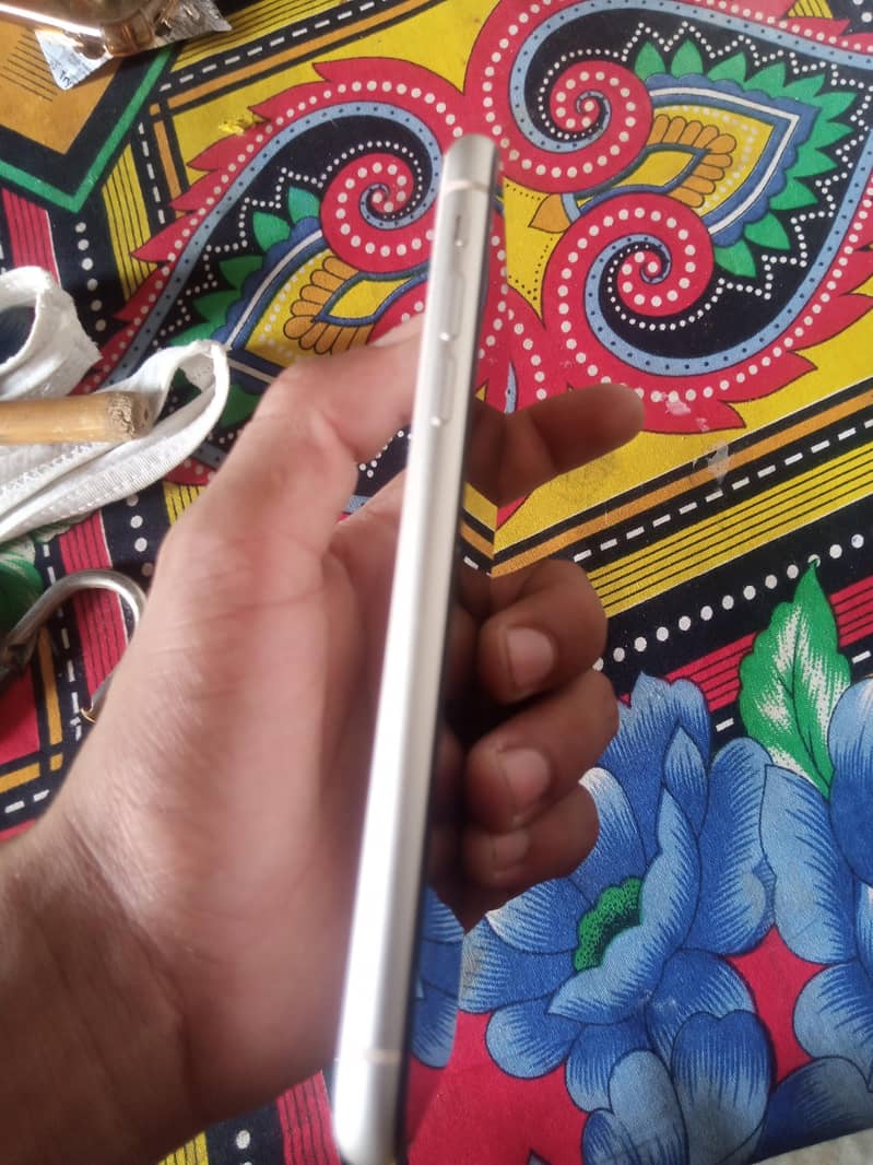 Apple iPhone 11 3