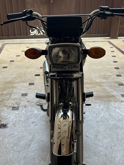 Honda 125 24 model black color