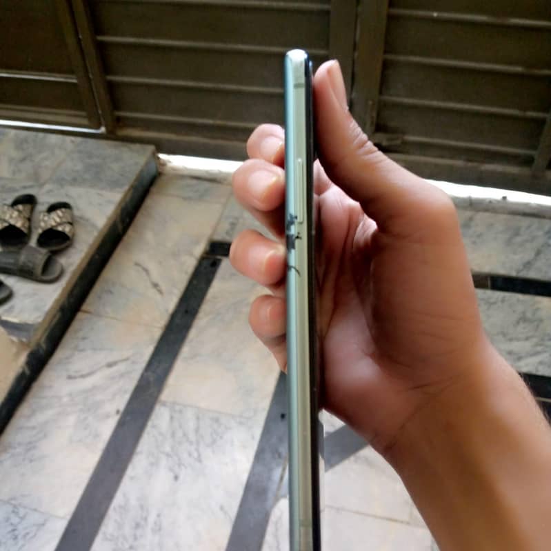 One Plus 9R 1