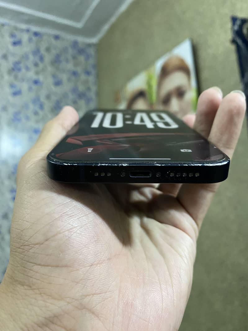 iPhone 13 6