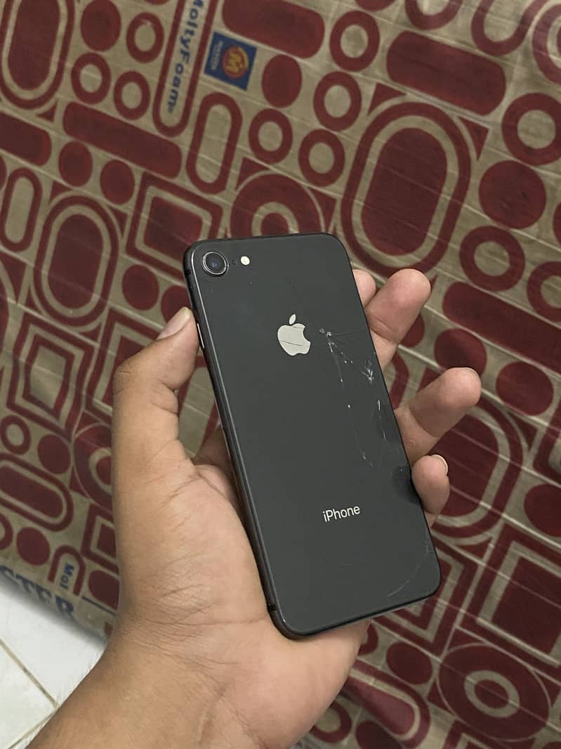 Apple iPhone 8 4