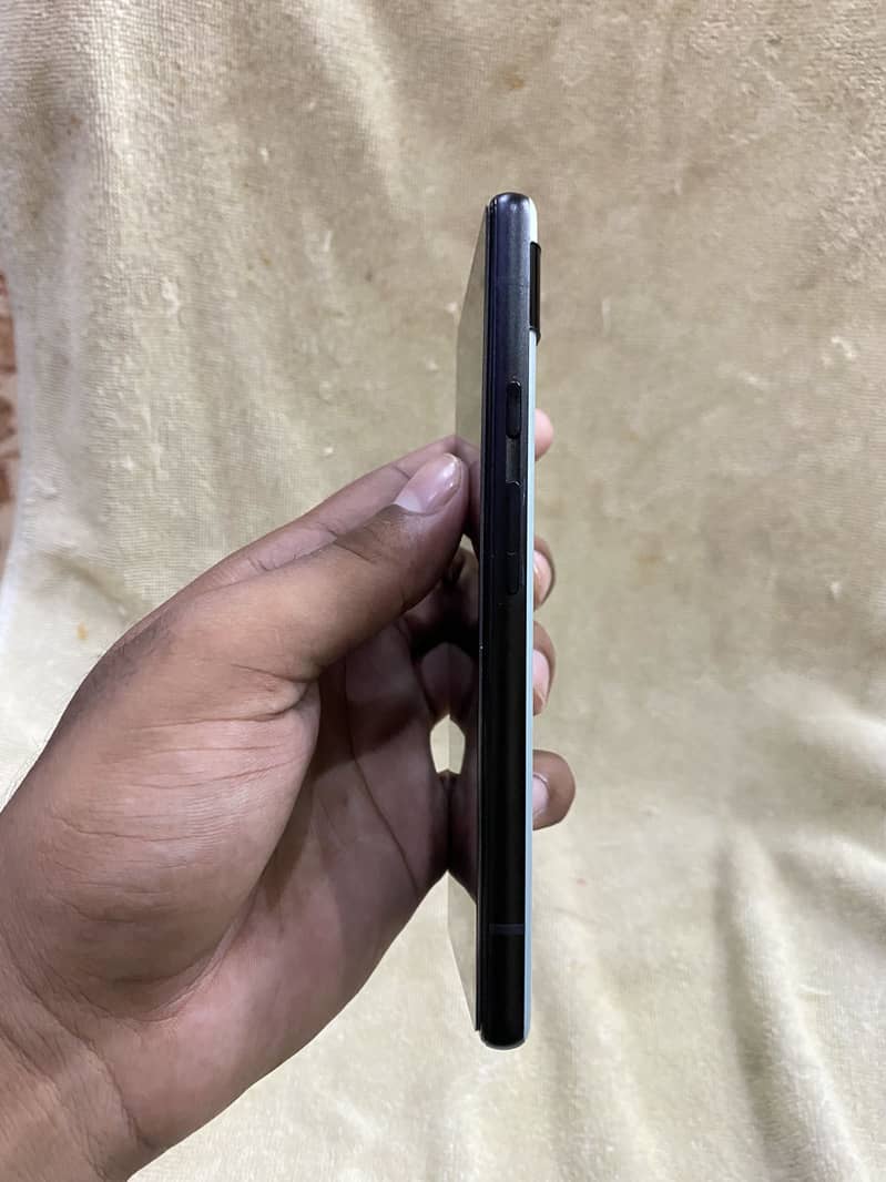 Google Pixel 6a 4