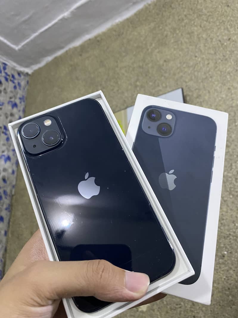 iPhone 13 0