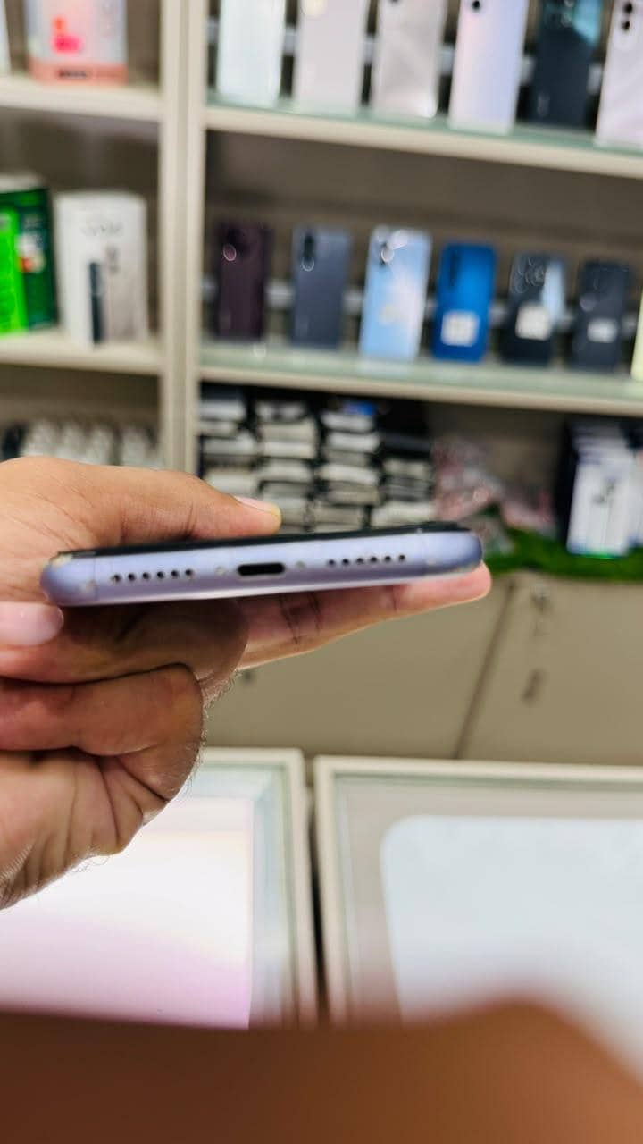 Apple iPhone 11 5