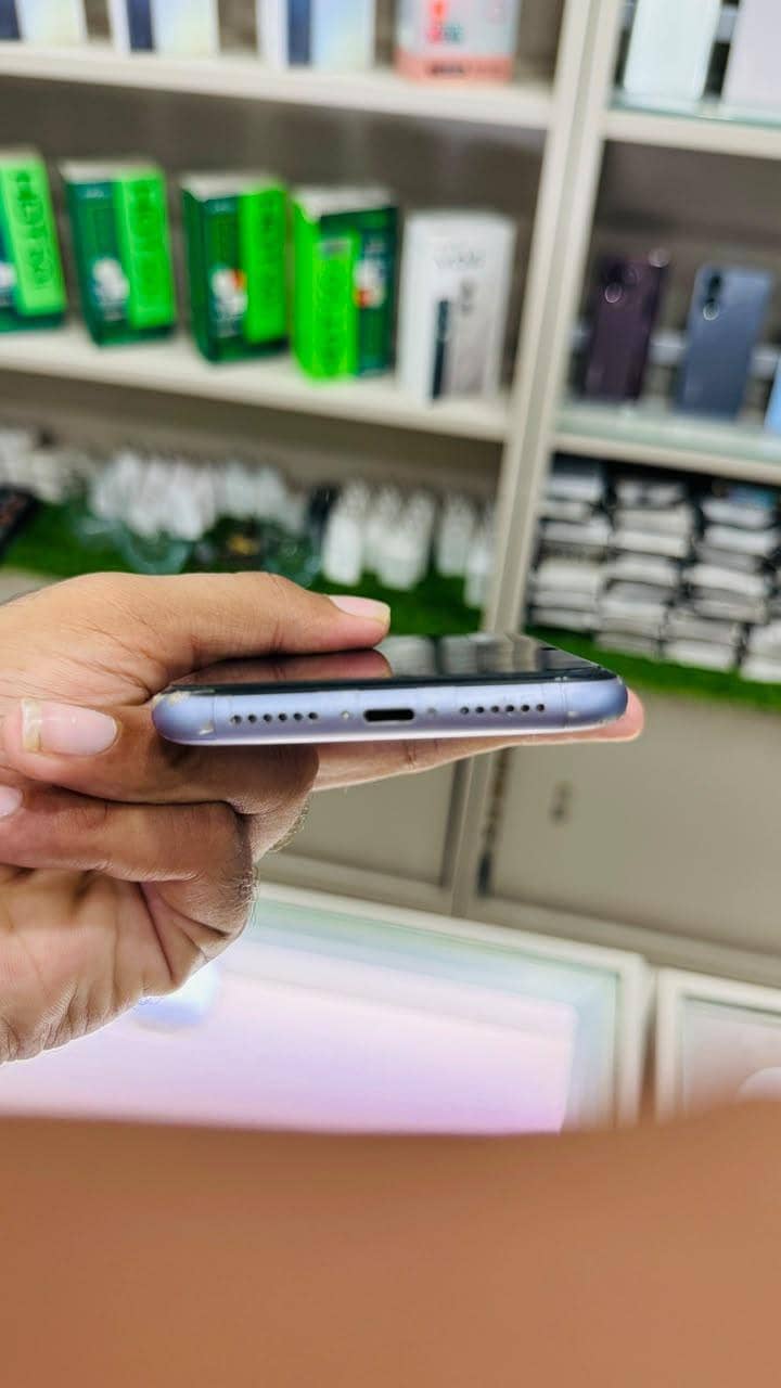 Apple iPhone 11 6