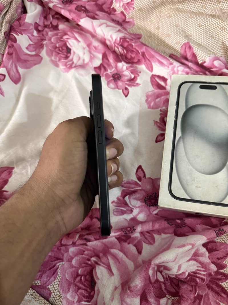 Apple iPhone 15 2