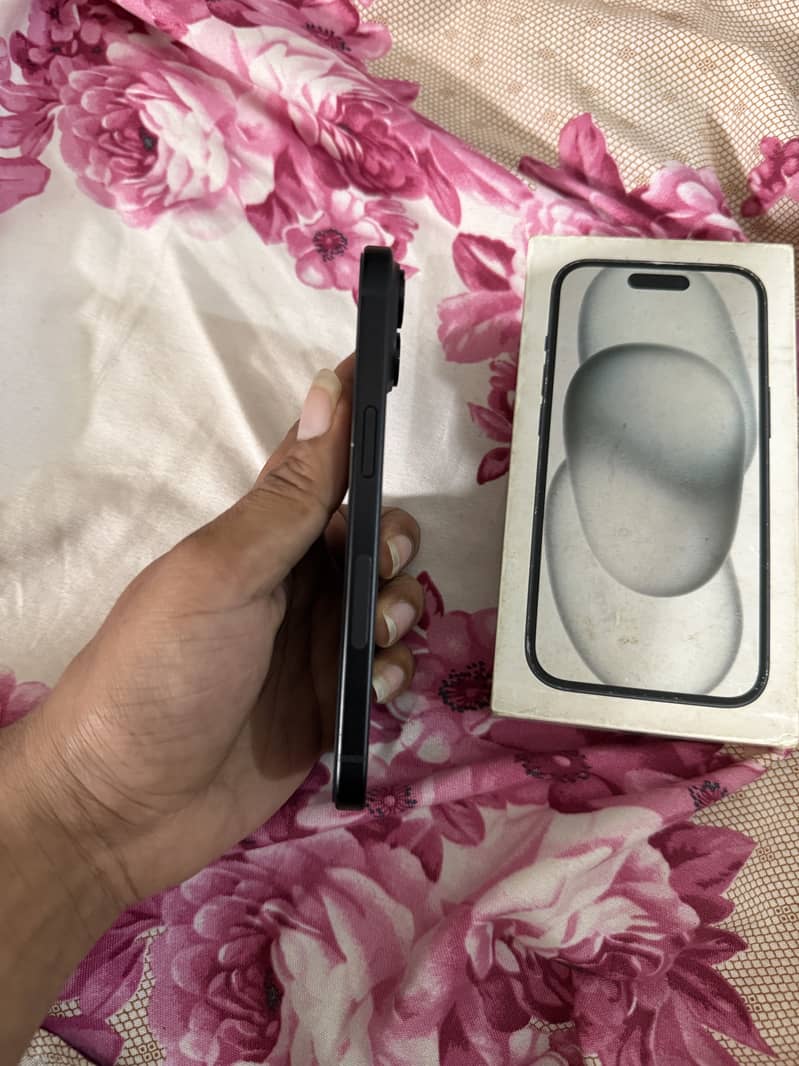 Apple iPhone 15 5