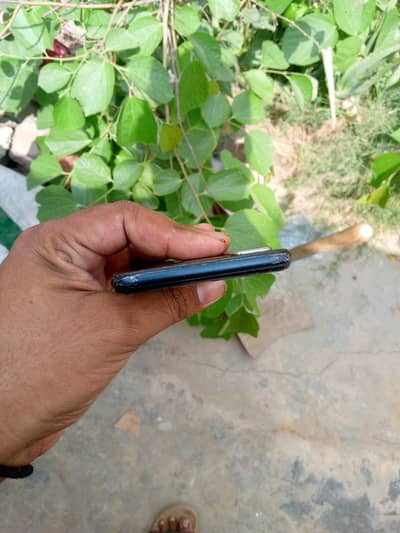Vivo y20 daba ni charjer hai pnal change hai chalta ok hai