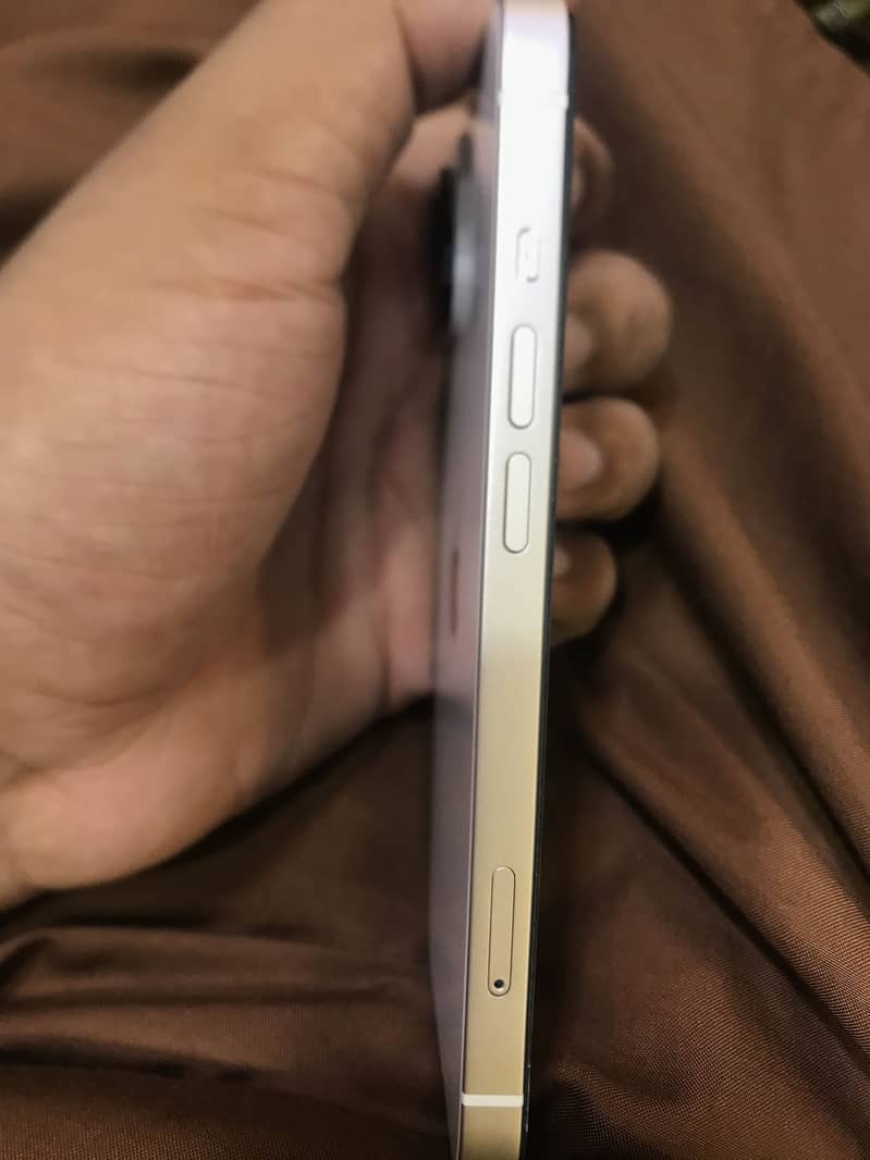 Apple iPhone 13 3