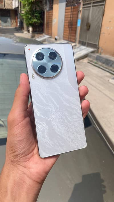 Tecno Camon 30 White | 8 GB+8 GB RAM | 256GB | Exchange Possible