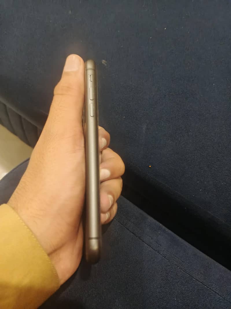 Apple iPhone 11 2