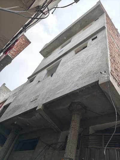 1 Marla Triple Story Muzafar Colony near about Defense Garden society Aahina road Bank stop feroze pur road Lahore