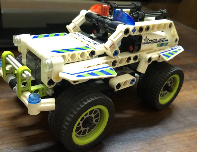 Lepin police interceptor technic pullback 1