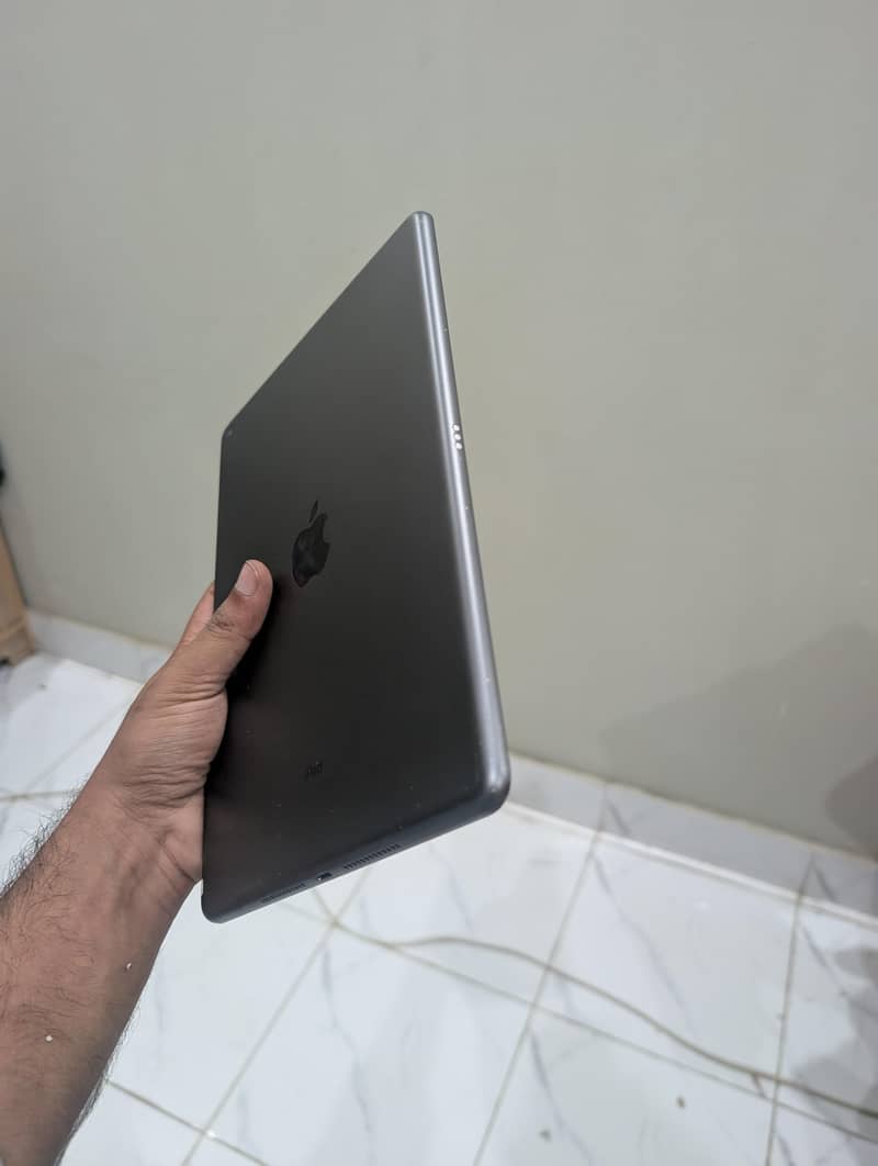 Apple ipad 9th generation 1